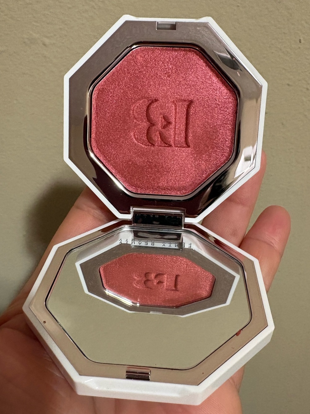 Fenty Beauty KILLAWATT FREESTYLE HIGHLIGHTER In RUBY RICHEZ Like New Swatched - Picture 3 of 9